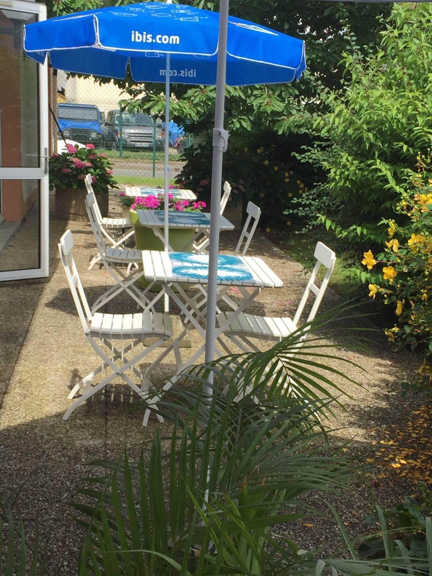 Ibis Budget Versailles Coignières Exterior foto