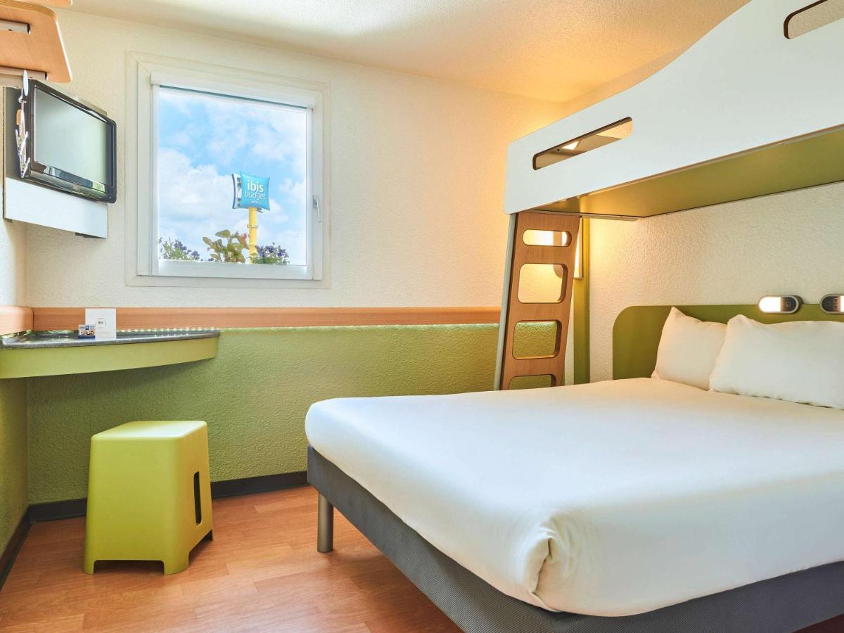 Ibis Budget Versailles Coignières Exterior foto