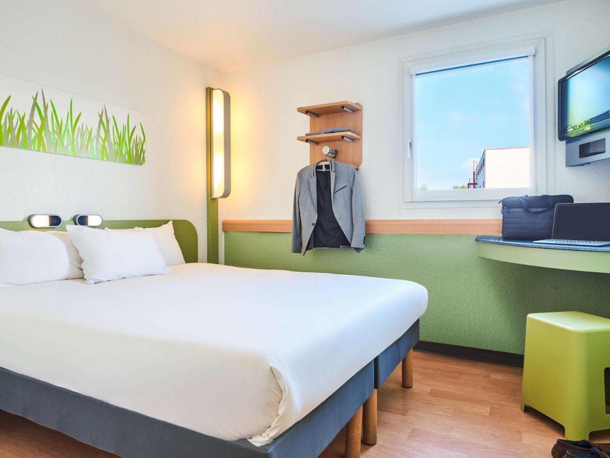 Ibis Budget Versailles Coignières Exterior foto