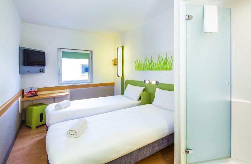 Ibis Budget Versailles Coignières Exterior foto