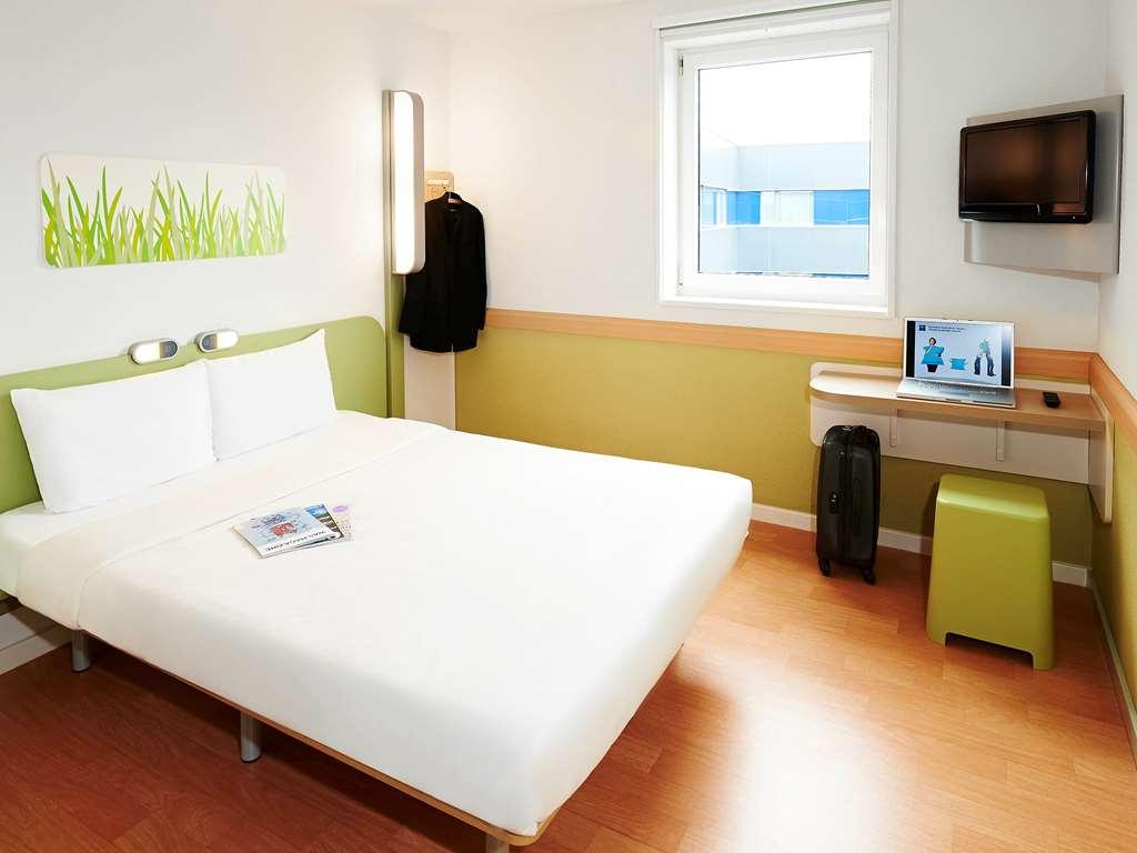 Ibis Budget Versailles Coignières Zimmer foto