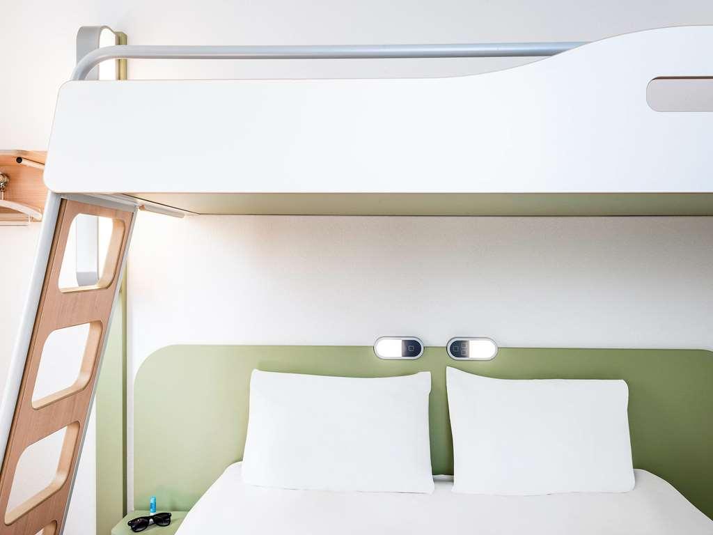 Ibis Budget Versailles Coignières Zimmer foto